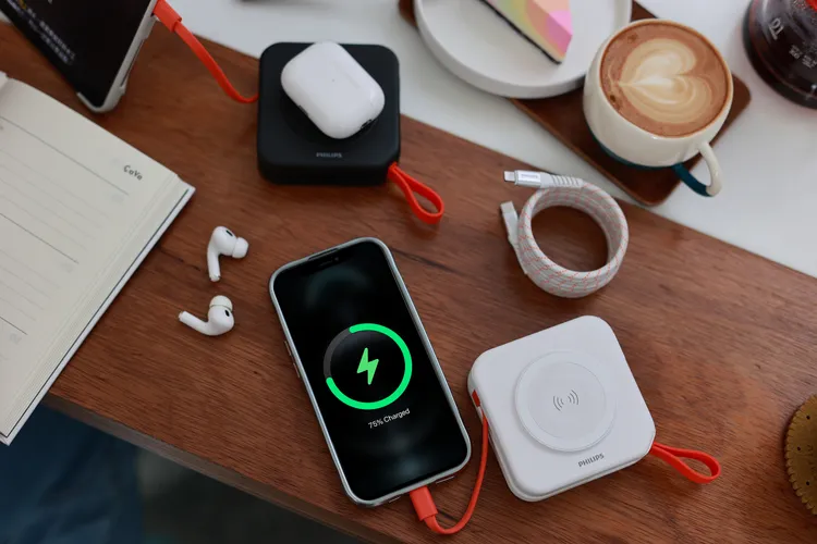 PHILIPS FunCube 2.0自帶線TypeC提供20W快充。業者提供