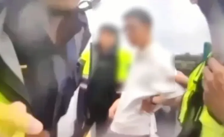 施姓駕駛被依妨害公務送辦，執照還將被吊銷。警方提供