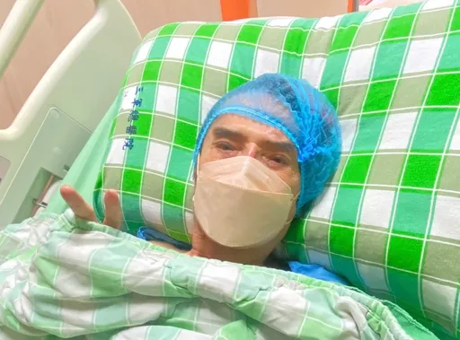獨家|91歲「鑽石歌王」林沖重摔送醫病容曝光 緊急動刀換骨留15公分傷疤