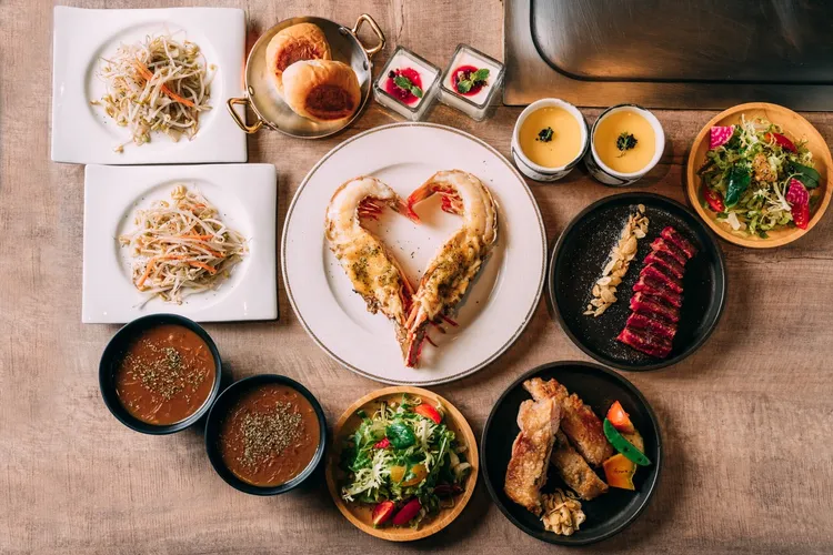 誠品生活站前店集結8大台日美食進駐。誠品提供