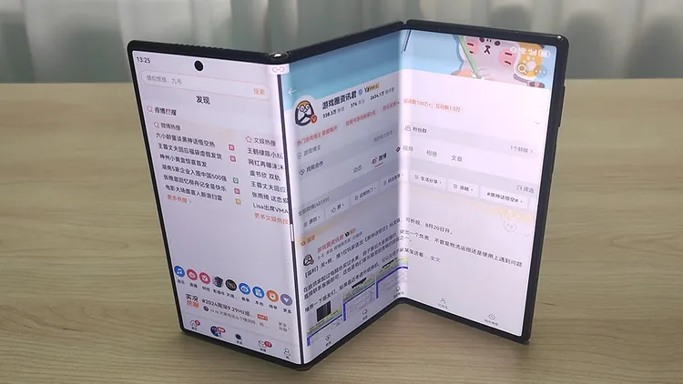 中國網友分享入手的Mate XT。翻攝自微博