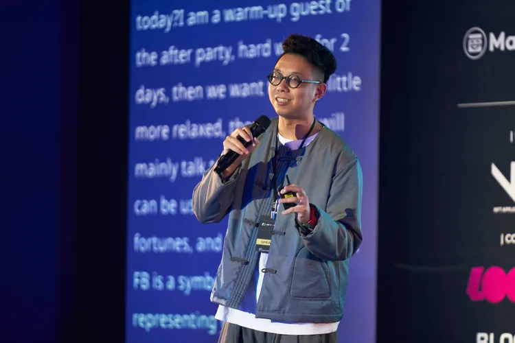 命理師簡少年爆出爭議，如今他宣布成為之前和他切割關係的風水老師陳巃羽學生。翻攝自簡少年臉書