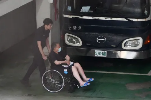 沈慶京午後坐輪椅還押北所 北檢接力訊問應曉薇釐清2人涉案細節