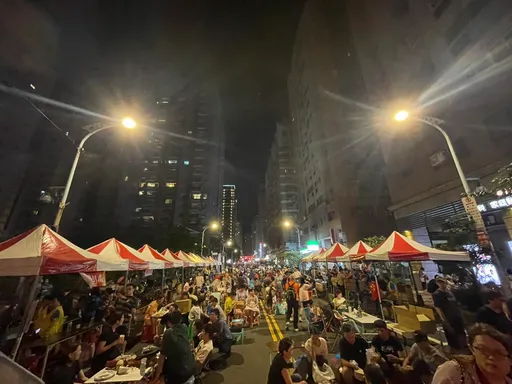 中壢封街「萬人烤肉」！網友讚：這才有中秋的氣氛