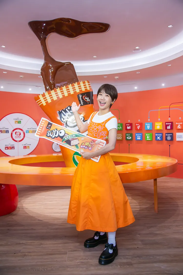 Lulu黃路梓茵最喜歡的區域是77巧克力共和國的打卡亮點「全球最大77乳加」。業者提供