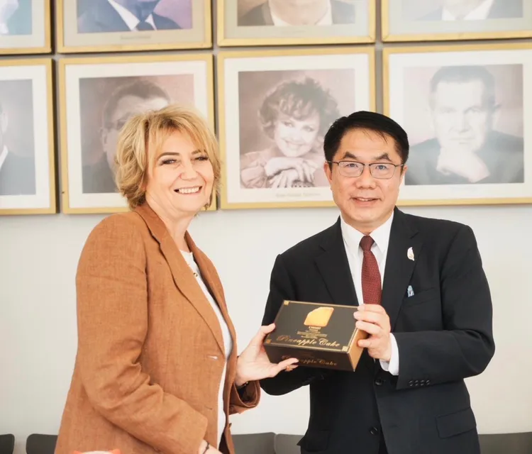 台南市長黃偉哲歐洲行拜會波蘭羅茲市長Hanna Zdanowska，洽談未來雙邊交流事宜。台南市政府提供