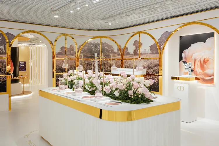 迪奧精萃再生系列年度新品鑑賞盛宴實驗區。品牌提供