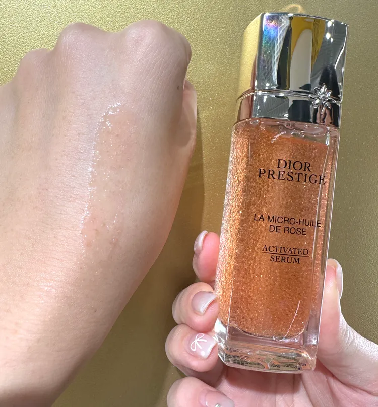 Dior精萃再生玫瑰微導精露每罐擁有1萬顆玫瑰微導膠囊。張家玲攝