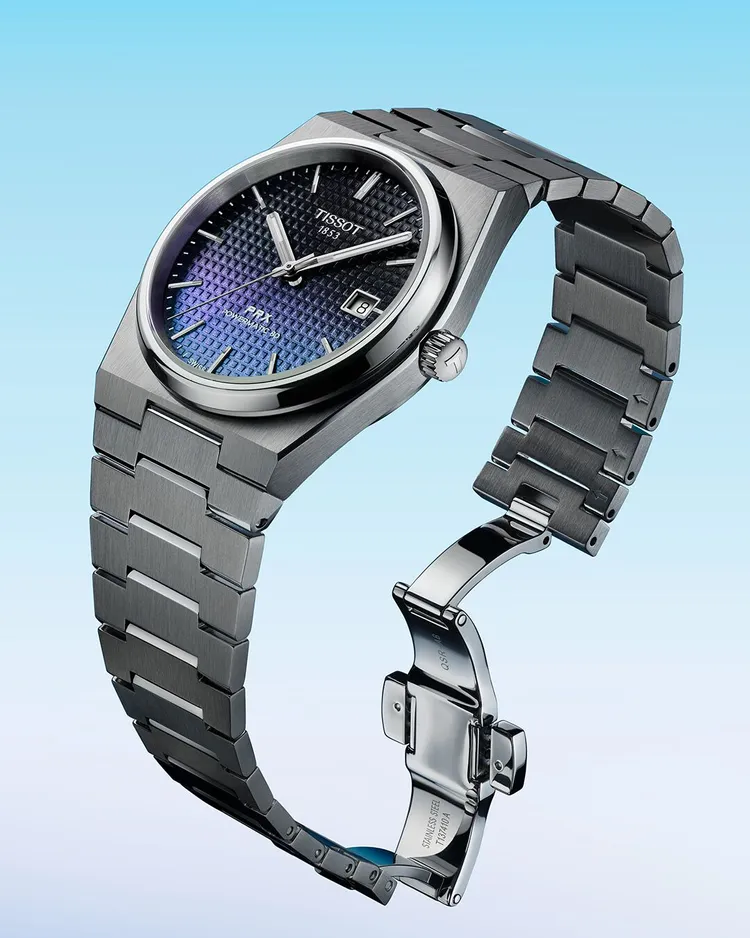 PRX午夜藍漸層自動腕錶40mm，2萬3200元。品牌提供