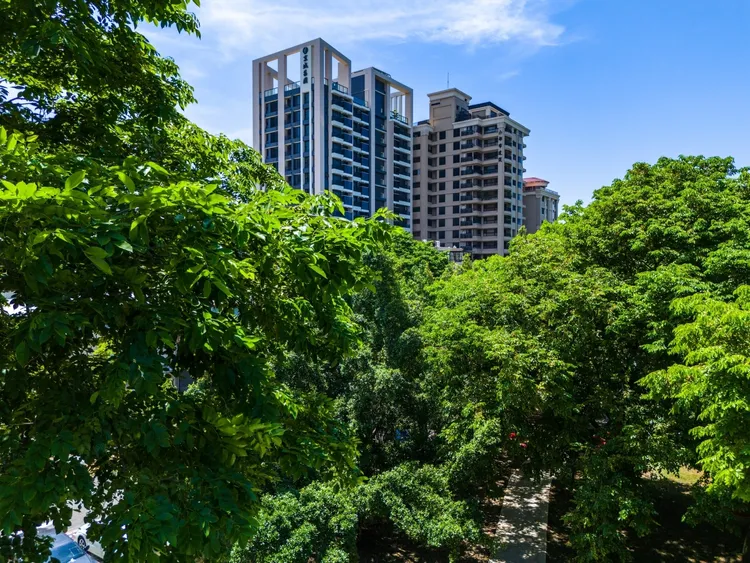 「京城天湖」擁有多面景觀，近期將進場銷售。京城提供