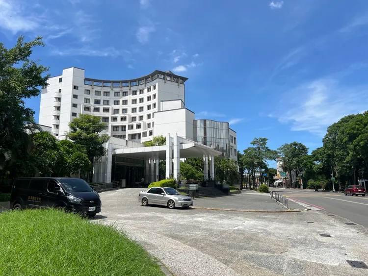 「蓮潭國際會館」據點，未來將做為陽明交大高雄分部，讓區段同時兼具產官學量能，對於房市發展有著很大助益。葉家銘攝