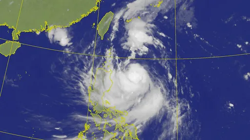 颱風山陀兒路徑西修更靠近台灣 最快29日發海警、陸警機率高