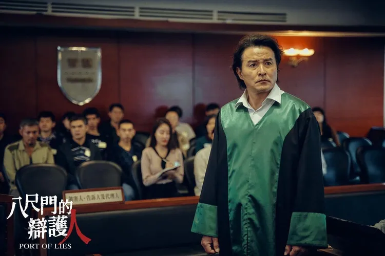 李銘順以《八尺門的辯護人》入圍迷你劇影帝。鏡文學提供