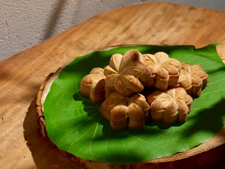 中秋佳節到紅葉谷溫泉園區與幾米裝置藝術合照打卡，即可獲得「夢來紅葉餅」。業者提供