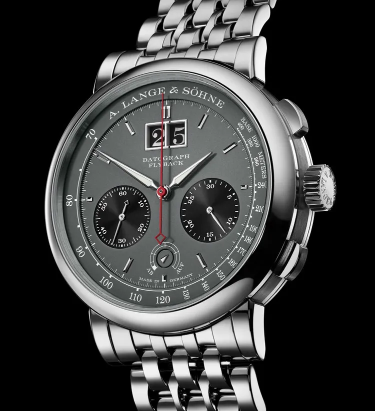 朗格Datograph Up/Down腕錶Hampton Court Edition款，41mm，750白金錶殼，925銀灰色錶盤，750白金錶帶，朗格錶廠自製L951.6型手動上鍊機芯，動力儲存60小時，全球限量1只。品牌提供
