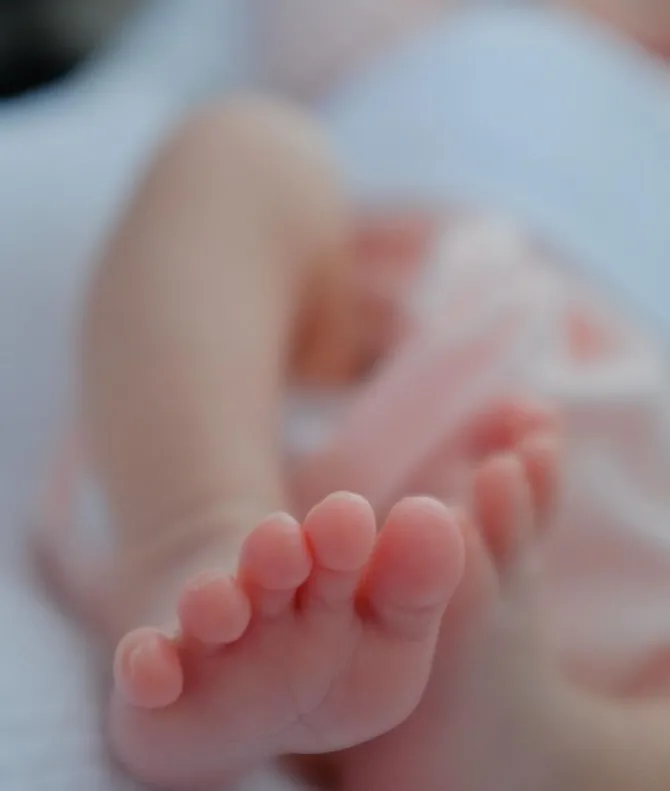 梁家輝孫女可愛腳丫。翻攝梁穎晨IG