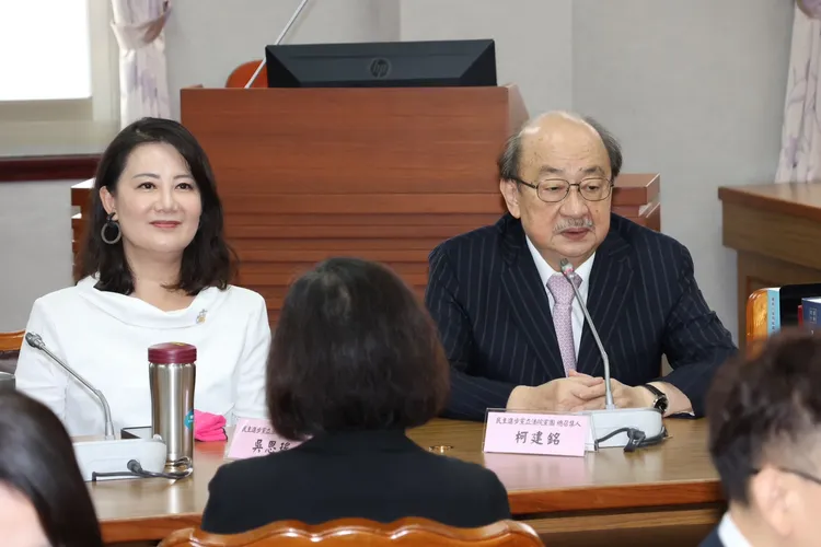 民進黨總召柯建銘、幹事長吳思瑤。記者莊宗達攝