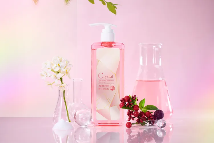 Dr’s Formula水晶胜肽沐浴精淨白款，500g／299元。品牌提供