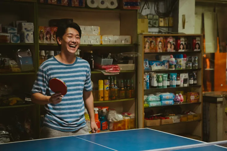 施名帥特地接受1個月的桌球密集訓練。華納兄弟提供