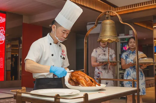 免費吃烤鴨、酸白鍋!名字有「江南春」等6字整桌5折