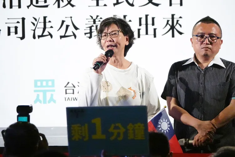 民眾黨前立委蔡壁如現身與支持者加油打氣。記者莊宗達攝