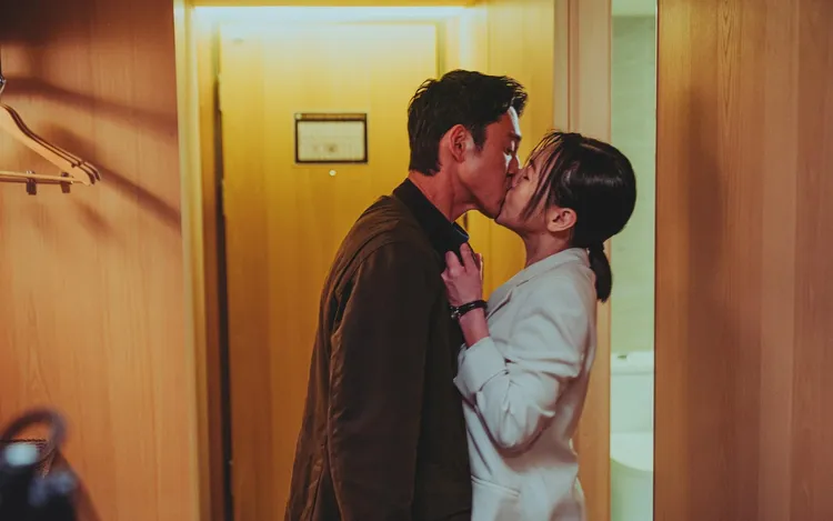 吳慷仁（左）在《此時此刻》因戰略考量未提報，小S則在名單內。翻攝《此時此刻》臉書