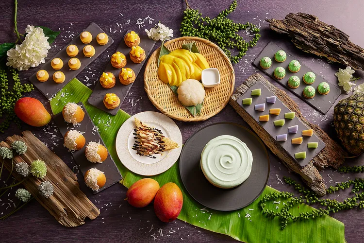 「Brilliant鉑麗安全日餐廳」推出東南亞美食祭由點心房團隊製作馬來西亞國民美食「斑斕蛋糕」、甜而不膩的「南瓜千層娘惹糕」等。業者提供