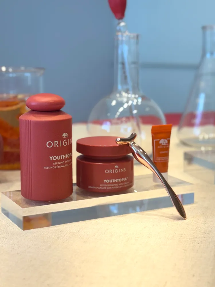 周年慶限定蘋果奇肌澎澎組，包含蘋果奇肌系列兩新品，以及5ml元氣眼霜和蘋果肌拉提棒，3420元。張家玲攝