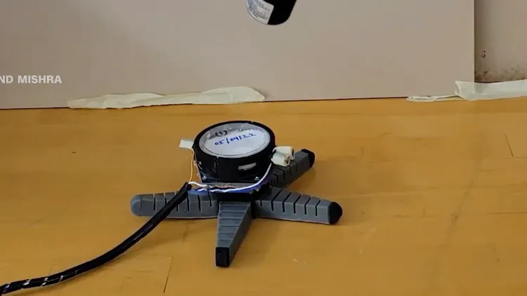 此次研究的海星狀機器人可以根據光源來跳躍。翻攝自CNN