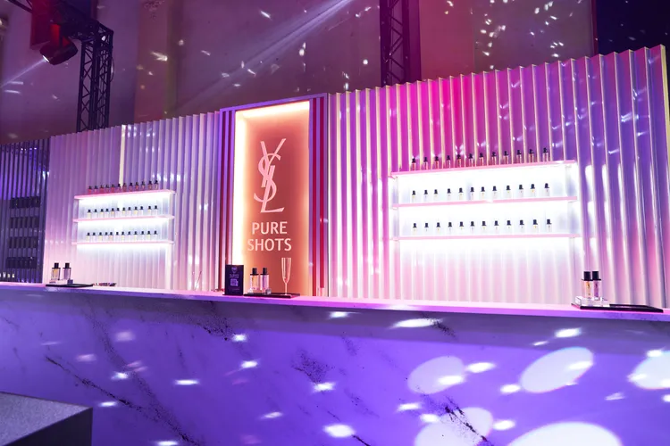 YSL奢光派對極效快充吧。品牌提供