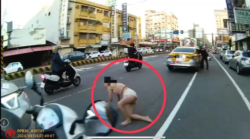 熱褲女失態片!搭小黃跳車馬路亂爬「盧小小」 警帶回法辦還要吃罰單