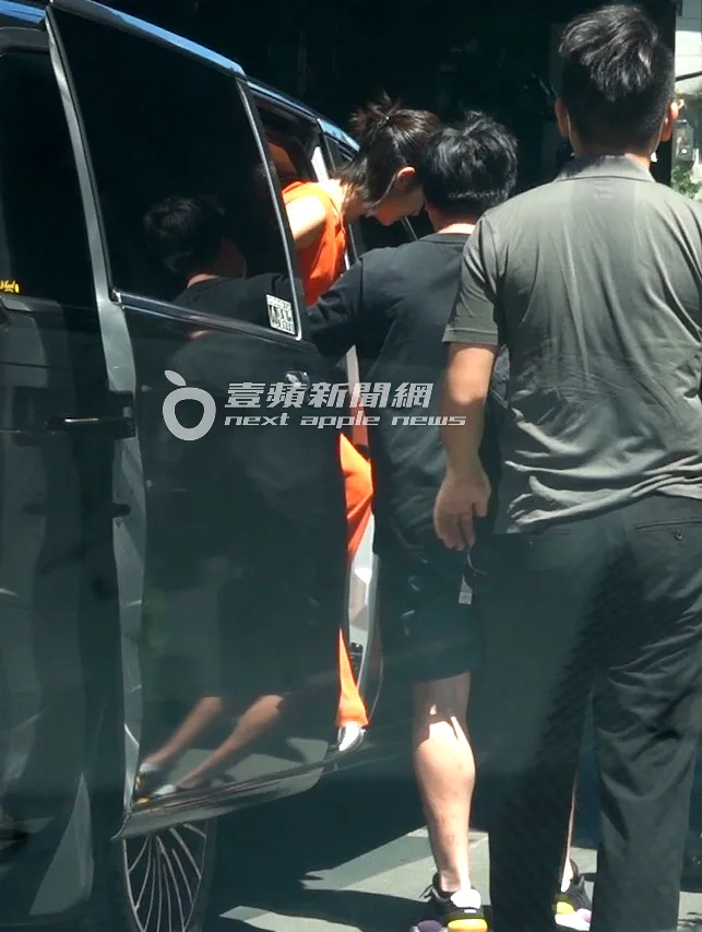 林依晨返回她在2019年花1.5億元購入位於北市青田街的豪宅。特勤中心攝