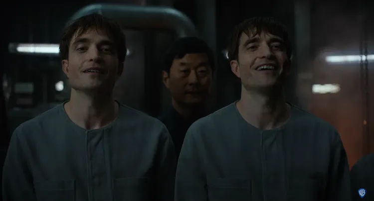 羅伯派汀森一人分飾兩角。翻攝華納兄弟YouTube