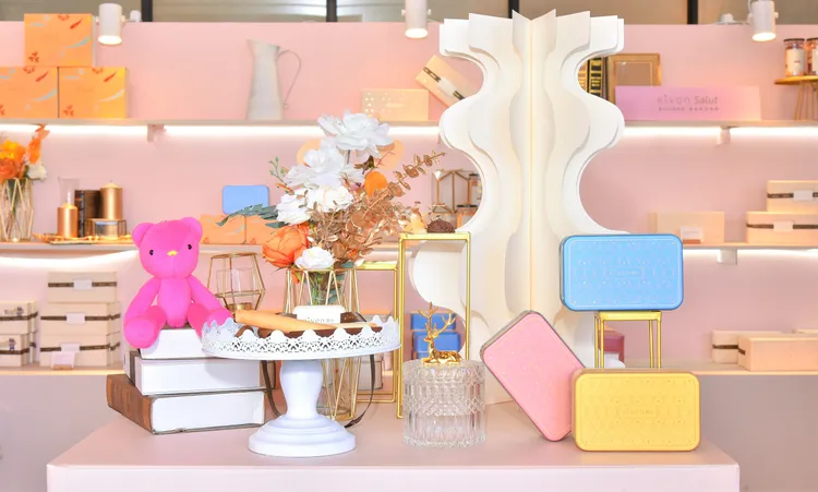 RIVON禮坊Salut伴手禮系列蘊含著對收禮者最誠摯的祝福，使其成為送禮的首選法式糕點與伴手禮品牌。業者提供