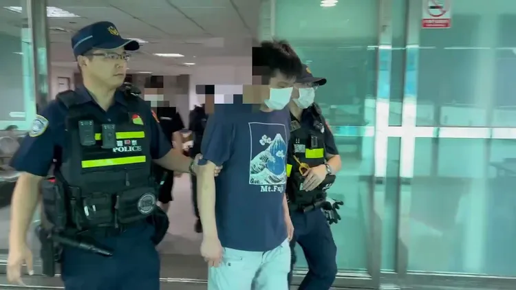 航警局查獲2人送辦。航警局提供