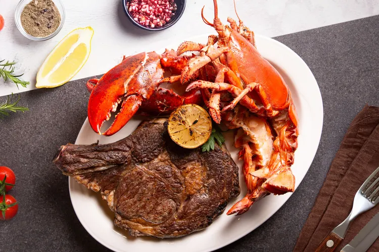 台北萬豪酒店ITF線上旅展，INGE’S Bar & Grill雙人海陸分享餐，每張4280元。業者提供