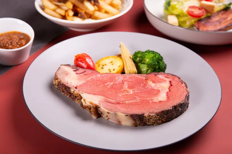 台北萬豪酒店ITF線上旅展，Lobby Lounge平假日晚間牛排吃到飽單人券，一套五張，每張1199元。業者提供