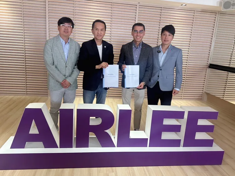 愛爾麗集團今（1日）與法藍克台灣遊艇、義大利遊艇品牌雅舶仕（Absolute）舉辦簽約儀式。愛爾麗集團提供