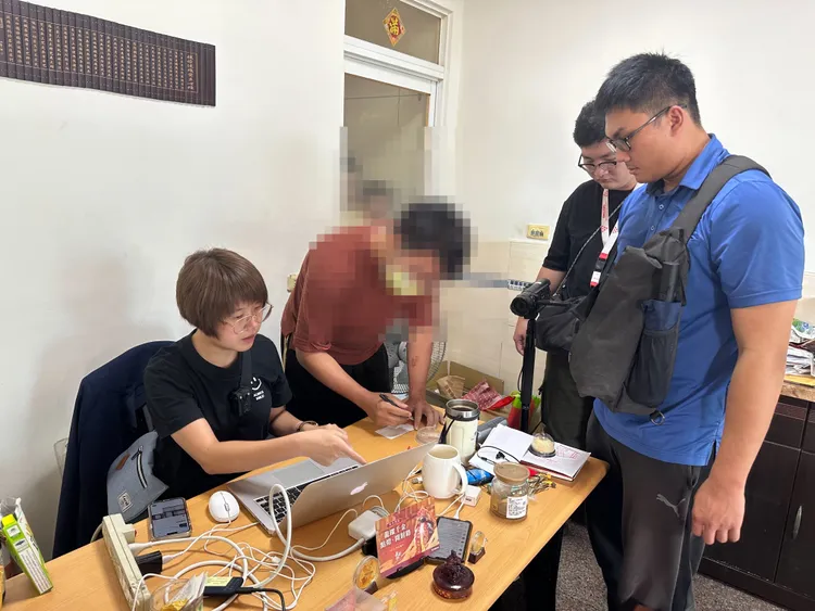 北市警南下高雄逮人。警方提供