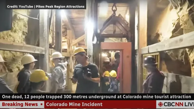 礦坑內另一處電梯與內部景象。翻攝自CBS News