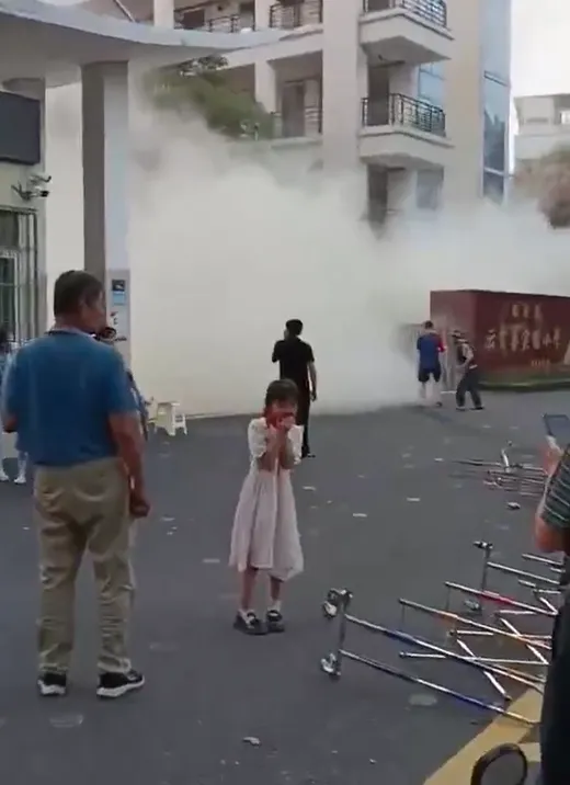 現場畫面也讓小朋友感到震撼。翻攝自X @Anthony20211117