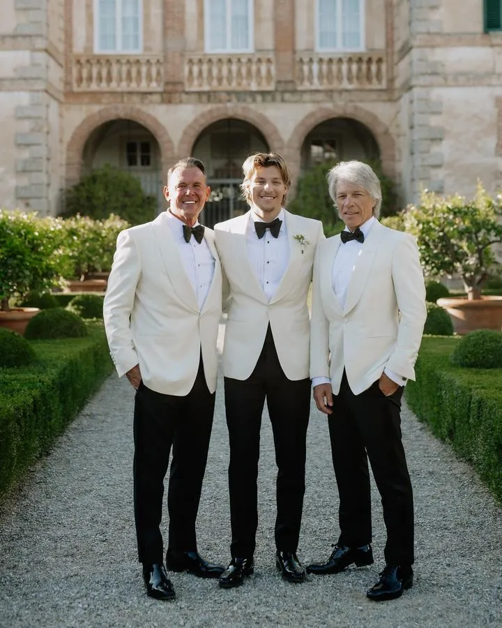 瓊邦喬飛（右）見證兒子大喜之日。翻攝jakebongiovi IG