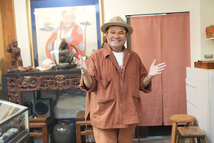 許效舜稱自己是「上天派來的郵差」，擁有特殊能力。彭欣偉攝