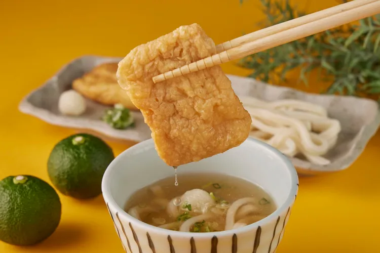 鍋物還可搭配日本知名的「狐狸烏龍麵」。乾杯集團提供