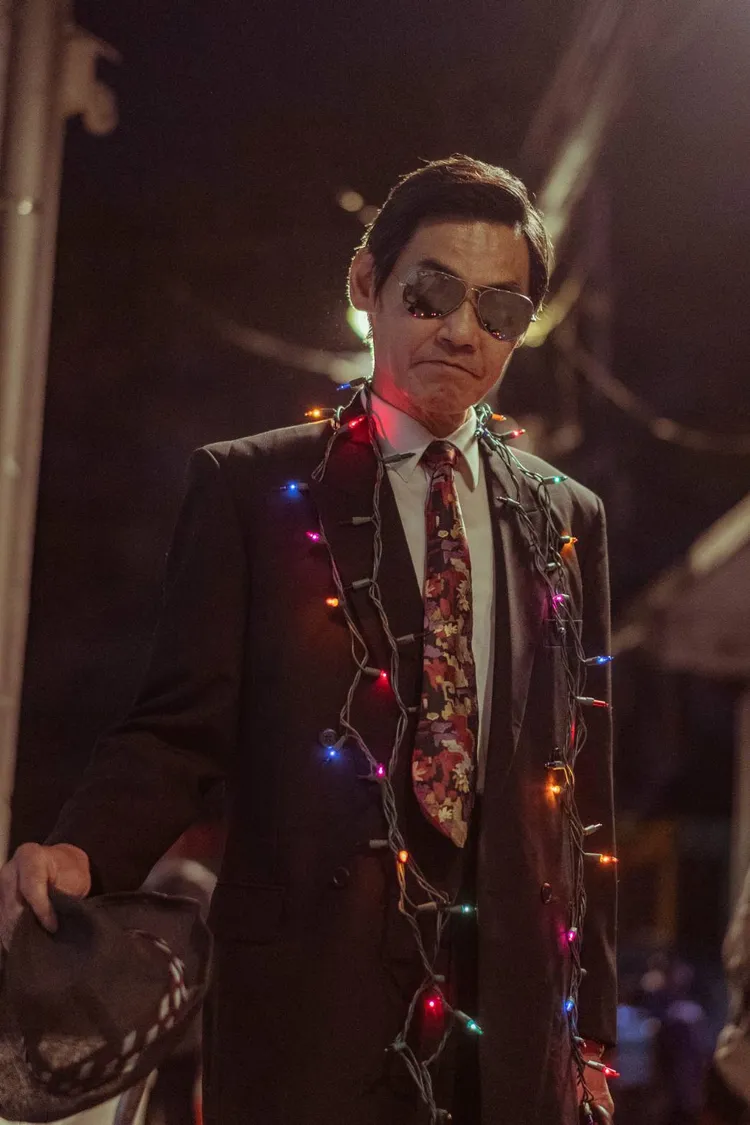 夏靖庭在唱歌給你扮演失能父親。客家電視台提供