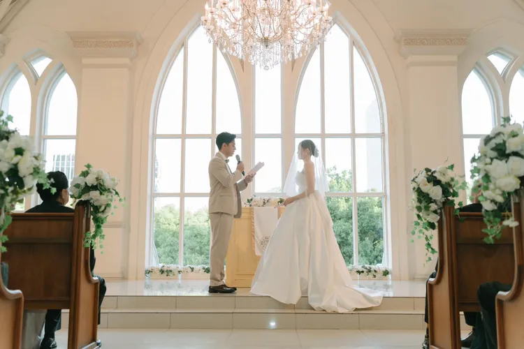 洪榮宏21歲正妹女兒舉辦婚禮。翻攝施羽臉書