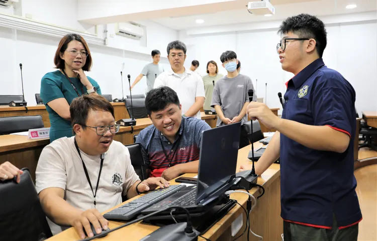 環保局與工業技術研究院綠能化學災害應變研究團隊辦理毒化災兵棋推演教育訓練。環保局提供