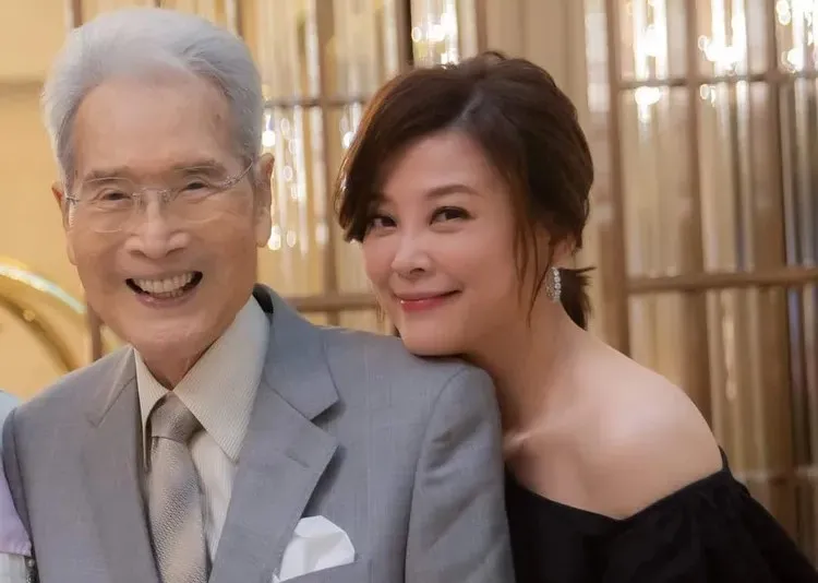 石英（左）驚傳病逝，右為方馨。翻攝自石英臉書