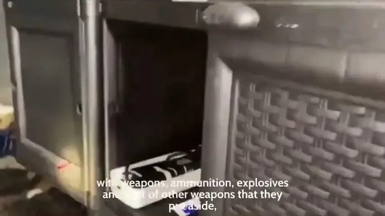 碉堡內藏有武器、子彈與引爆物。翻攝自《紐約郵報》