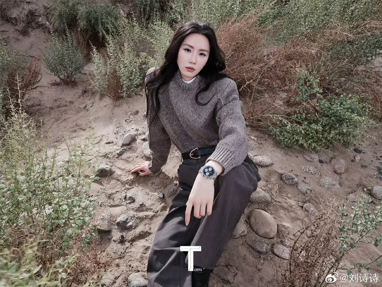 劉詩詩拍攝《T Magazine》封面。翻攝劉詩詩微博